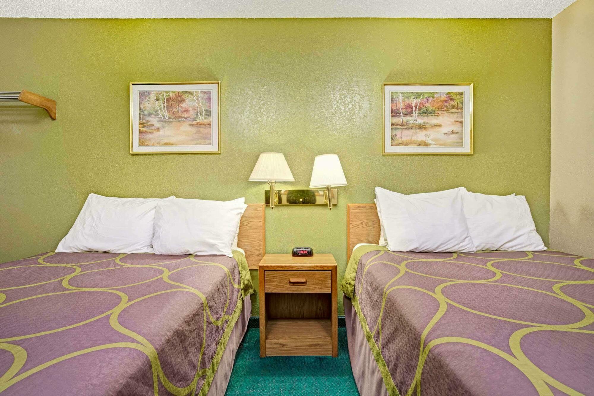 Super 8 By Wyndham Moorhead Hotel Exterior photo